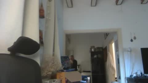 Snapshot of emmagold123 chatting on March 2026 05:02:01 AM Ariel online show from March 2026 05:02:01 AM