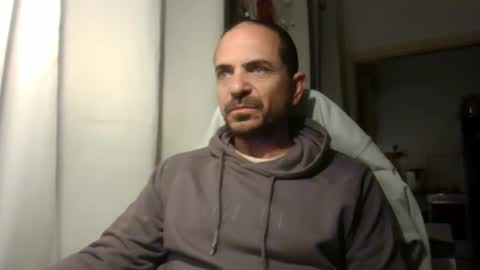 Snapshot of emmagold123 chatting on April 2026 03:07:02 AM Ariel online show from April 2026 03:07:02 AM