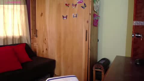 Snapshot of emmahenderson chatting on January 2025 01:31:02 PM Andrea online show from January 2025 01:31:02 PM