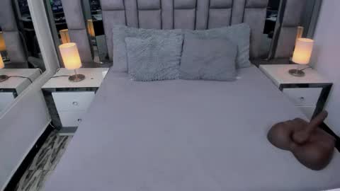 EMMA HILL online show from September 2025 11:48:01 AM