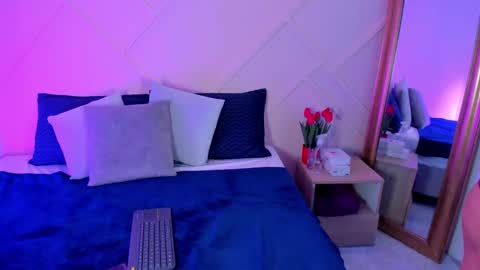 emmajohanson online show from October 2025 08:18:02 PM