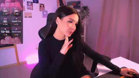 Snapshot of emmakeam_ chatting on December 2024 06:33:02 AM Emma online show from December 2024 06:33:02 AM