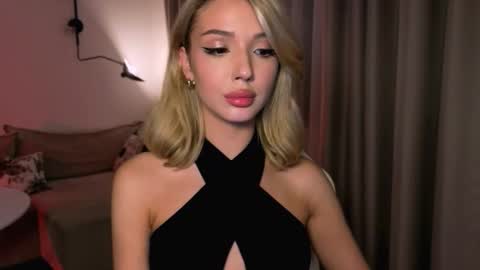 Snapshot of emmakeam_ chatting on March 2026 05:19:02 PM Emma online show from March 2026 05:19:02 PM