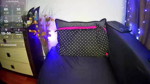 Snapshot of emmakros chatting on October 2025 08:23:01 AM emmakros online show from October 2025 08:23:01 AM