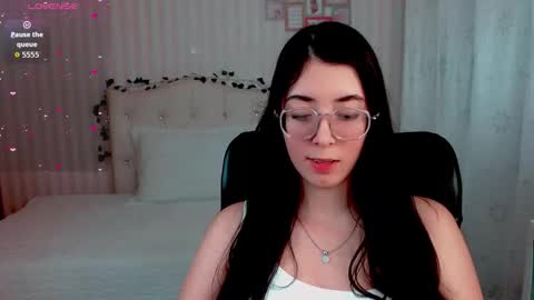 Snapshot of emmalove_doll chatting on March 2026 12:25:02 AM Emmas Room online show from March 2026 12:25:02 AM