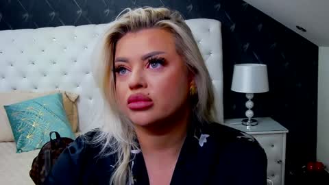 Snapshot of emmamavis chatting on January 2025 08:57:02 AM Emma Mavis online show from January 2025 08:57:02 AM