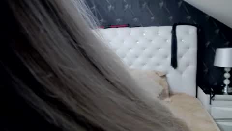 Emma Mavis online show from November 2025 05:42:02 AM