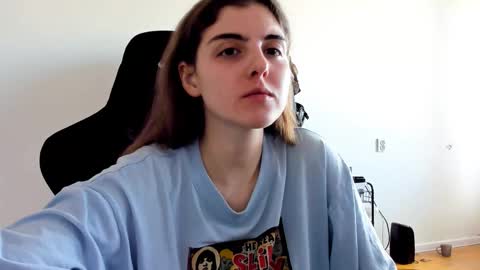 Snapshot of emmamon chatting on September 2025 11:26:01 AM Emma online show from September 2025 11:26:01 AM