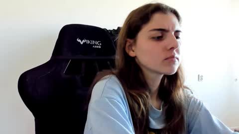 Snapshot of emmamon chatting on September 2025 10:09:01 AM Emma online show from September 2025 10:09:01 AM