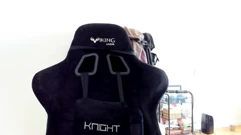 Snapshot of emmamon chatting on October 2025 10:25:01 AM Emma online show from October 2025 10:25:01 AM