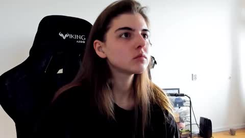 Snapshot of emmamon chatting on October 2025 10:14:01 AM Emma online show from October 2025 10:14:01 AM