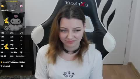 Snapshot of emmamoore12 chatting on May 2026 06:31:02 PM Emma online show from May 2026 06:31:02 PM