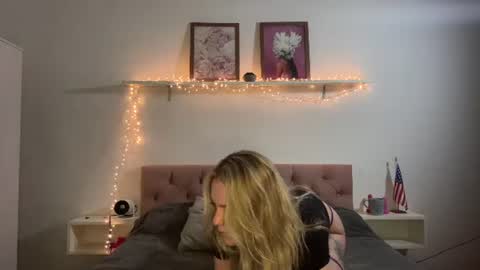 Snapshot of emmaonlyx1 chatting on July 2026 03:05:02 AM emmaonlyx1 online show from July 2026 03:05:02 AM