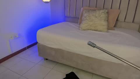 Emily online show from October 2025 08:08:01 PM