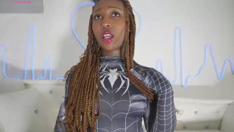 Sara online show from November 2025 11:47:02 AM