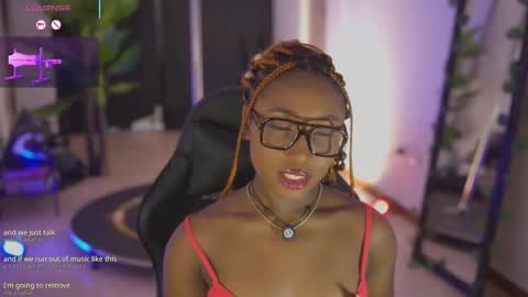 Snapshot of emmasanzoficial chatting on March 2026 11:39:02 AM Sara online show from March 2026 11:39:02 AM