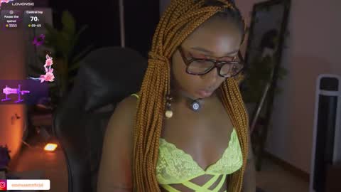 Snapshot of emmasanzoficial chatting on March 2026 12:20:01 PM Sara online show from March 2026 12:20:01 PM