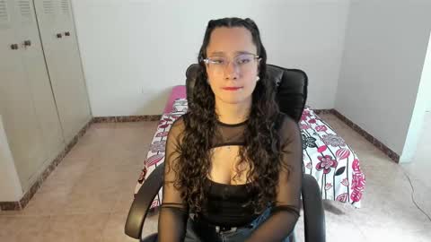 Emma Torres online show from February 2025 07:14:02 PM