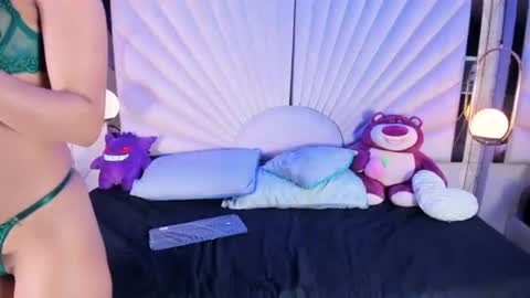 emmawilliams_2 online show from June 2026 09:17:02 PM