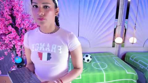 emmawilliams_2 online show from June 2026 09:52:02 PM