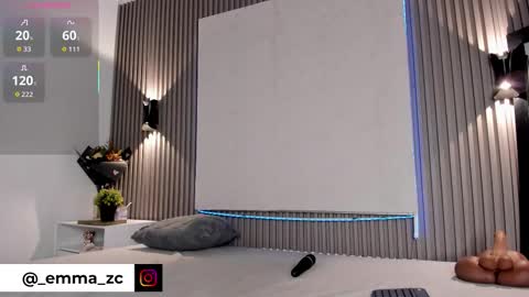 emmazc_ online show from November 2025 08:20:01 PM