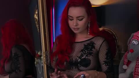 Snapshot of emmelyn_ chatting on December 2025 06:41:02 AM Emm online show from December 2025 06:41:02 AM