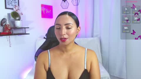 Emmi Cam online show from April 2026 01:15:01 PM