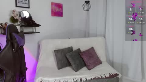 Emmi Cam online show from June 2026 01:10:01 PM