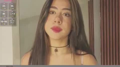 Snapshot of emmi_collins chatting on June 2026 07:39:02 PM emmi_collins online show from June 2026 07:39:02 PM
