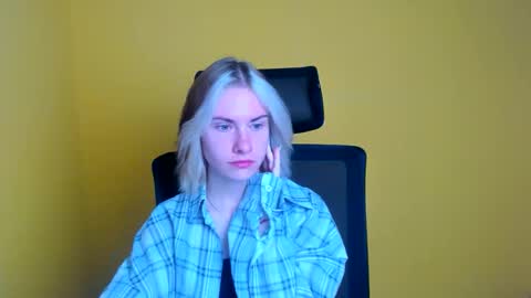 Emmi online show from September 2025 05:29:01 AM