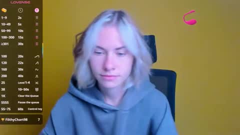 Emmi online show from September 2025 05:18:02 AM