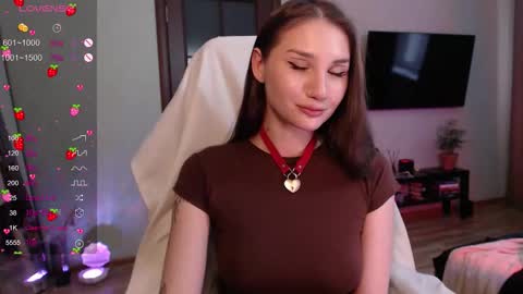 Snapshot of emmiclo chatting on November 2025 09:09:01 AM Emily online show from November 2025 09:09:01 AM