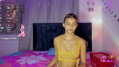 Snapshot of emmie_bunny chatting on February 2026 12:22:02 AM Emmie online show from February 2026 12:22:02 AM