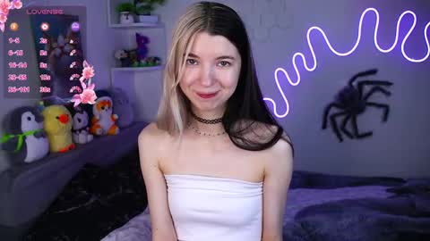 emmie_everly online show from April 2026 08:47:01 PM