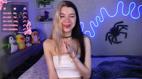 emmie_everly online show from April 2026 07:53:02 PM