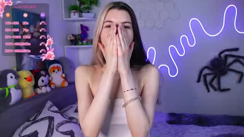 emmie_everly online show from May 2026 07:43:01 PM