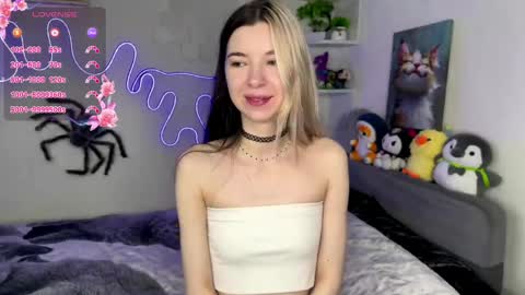emmie_everly online show from May 2026 08:37:02 PM