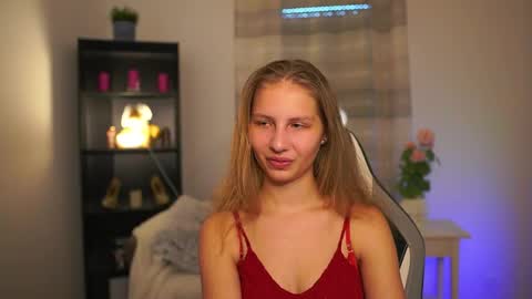 Snapshot of emmie_murray chatting on February 2026 01:19:01 PM Emmie online show from February 2026 01:19:01 PM