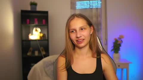 Snapshot of emmie_murray chatting on April 2026 01:41:01 PM Emmie online show from April 2026 01:41:01 PM