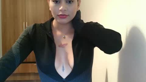 Snapshot of emmie_xxx chatting on December 2024 03:03:02 PM emmie online show from December 2024 03:03:02 PM