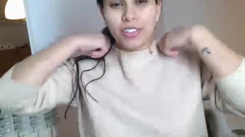 Snapshot of emmie_xxx chatting on January 2025 08:43:02 AM emmie online show from January 2025 08:43:02 AM