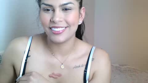 Snapshot of emmie_xxx chatting on February 2025 08:19:02 PM emmie online show from February 2025 08:19:02 PM