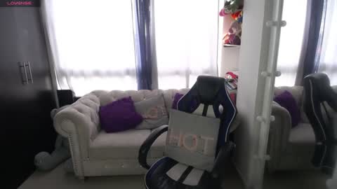 Snapshot of emmilychevalier chatting on January 2025 09:11:02 PM Emmily online show from January 2025 09:11:02 PM