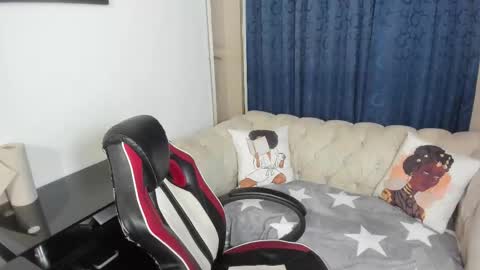 Snapshot of emmilychevalier chatting on October 2025 02:32:01 AM Emmily online show from October 2025 02:32:01 AM