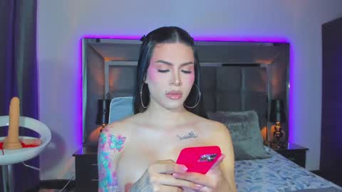 Snapshot of emmilysantibanez chatting on January 2025 04:05:01 PM Emmily Santibaez online show from January 2025 04:05:01 PM