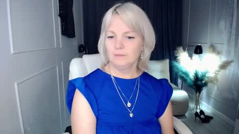 emmmam online show from November 2025 10:18:01 AM