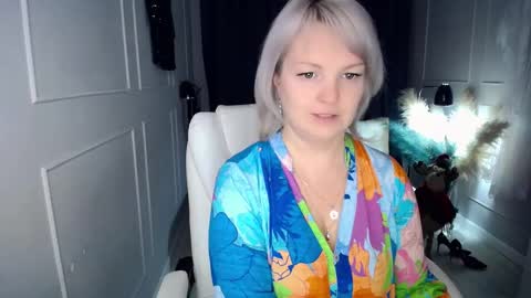 emmmam online show from January 2026 11:59:02 AM