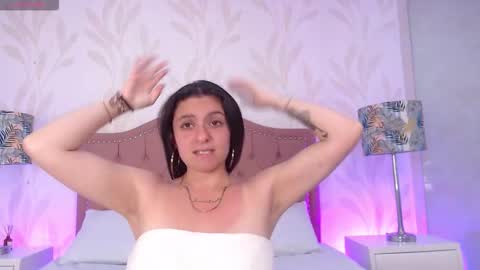 Snapshot of emmy_palacios chatting on November 2025 12:15:01 PM Emmy online show from November 2025 12:15:01 PM