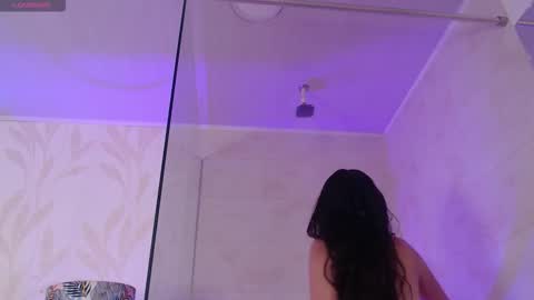 Snapshot of emmy_palacios chatting on November 2025 11:47:01 AM Emmy online show from November 2025 11:47:01 AM