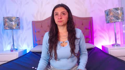 Snapshot of emmy_palacios chatting on December 2025 12:09:01 PM Emmy online show from December 2025 12:09:01 PM